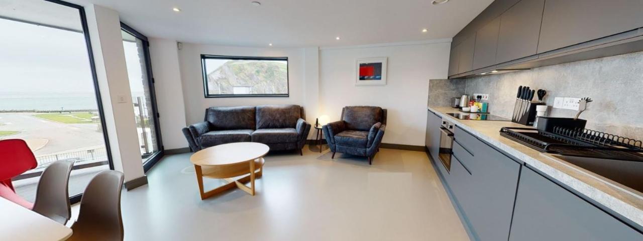2 The View Apartments Ilfracombe - Seafront, Parking, Lift, Ev Exterior photo