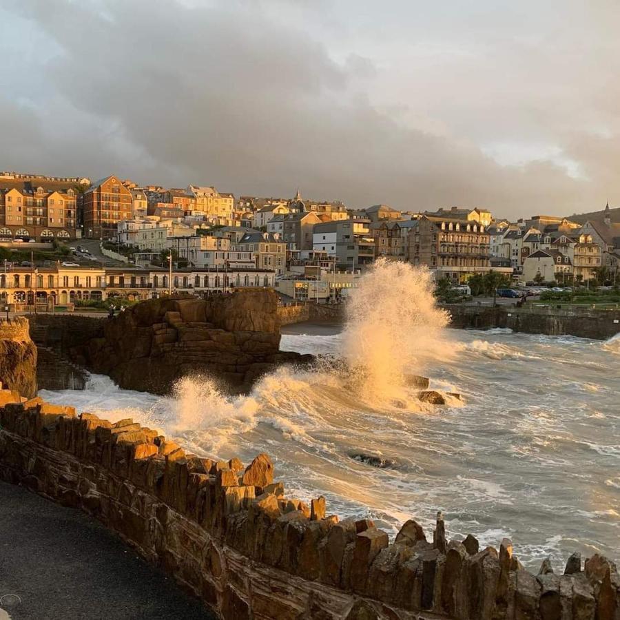 2 The View Apartments Ilfracombe - Seafront, Parking, Lift, Ev Exterior photo